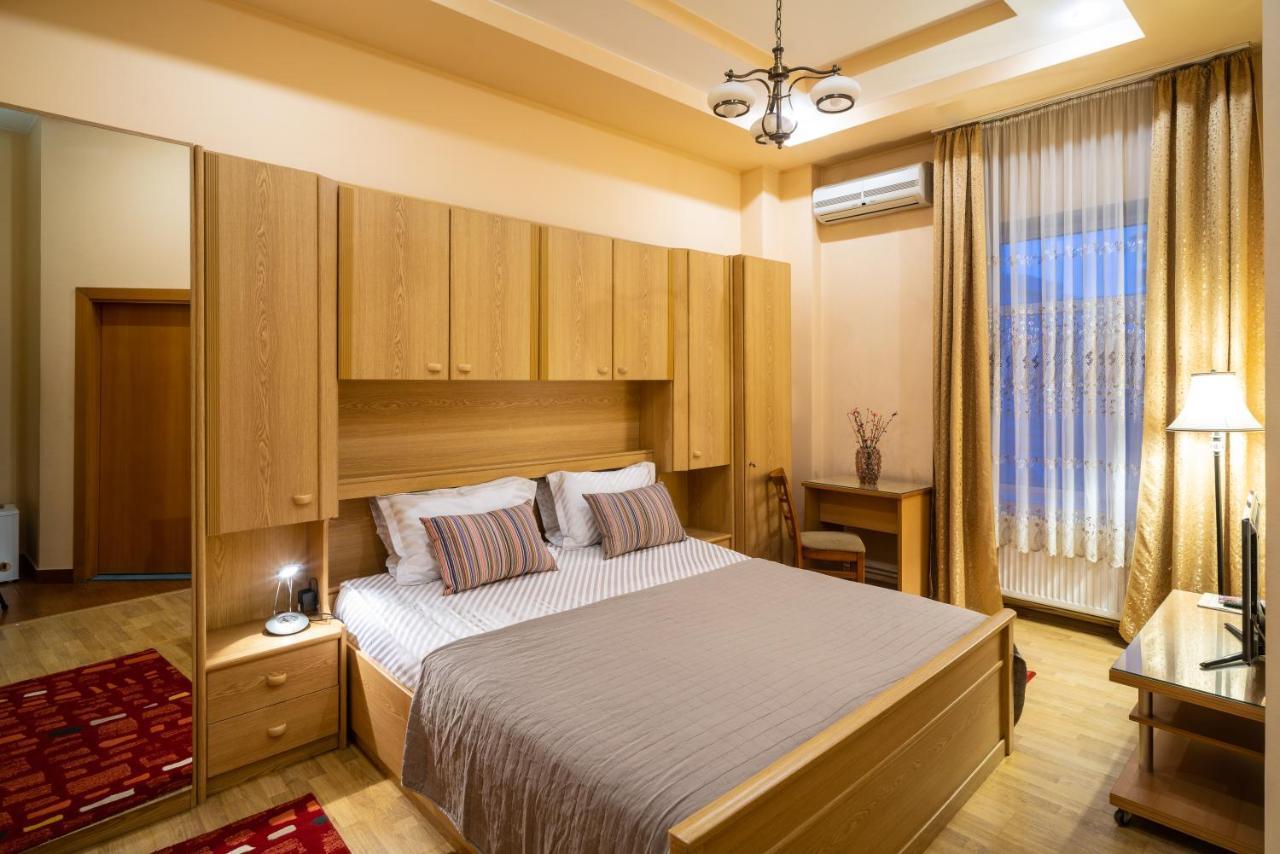 Hotel Europa Târgu Jiu Екстериор снимка