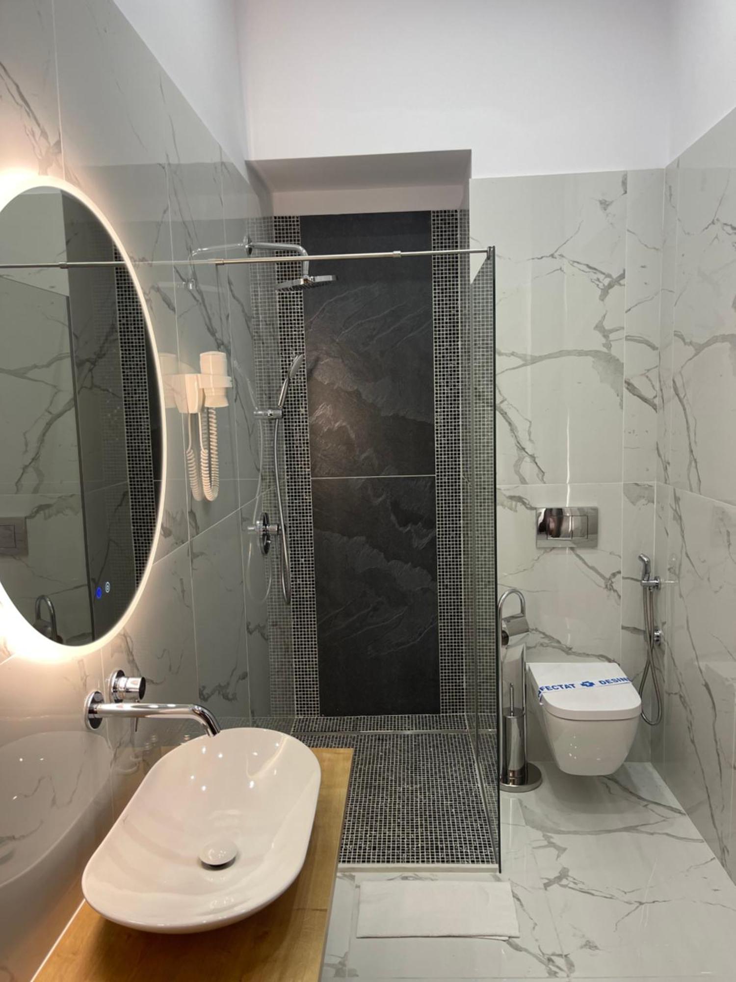 Hotel Europa Târgu Jiu Екстериор снимка