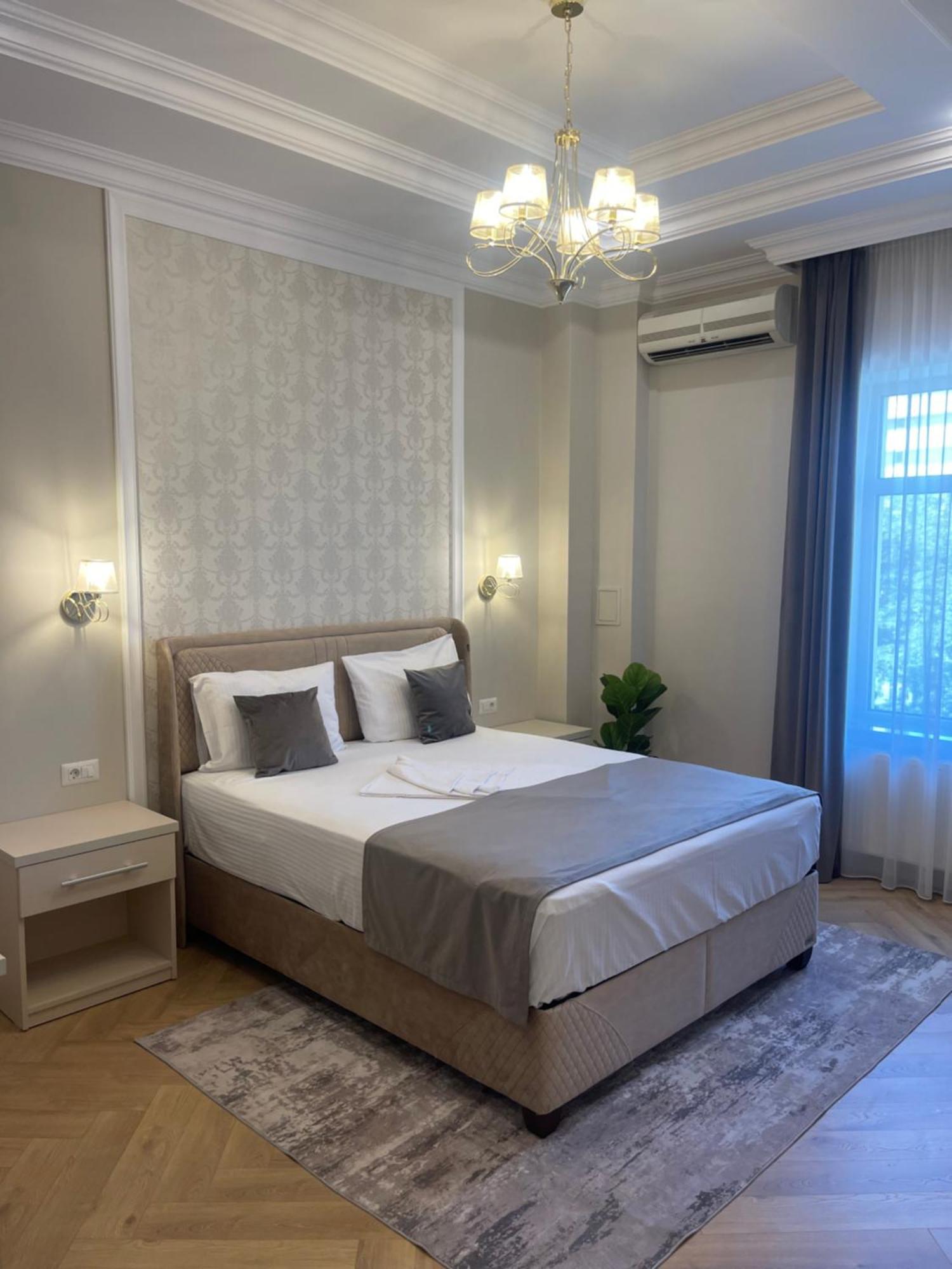 Hotel Europa Târgu Jiu Екстериор снимка