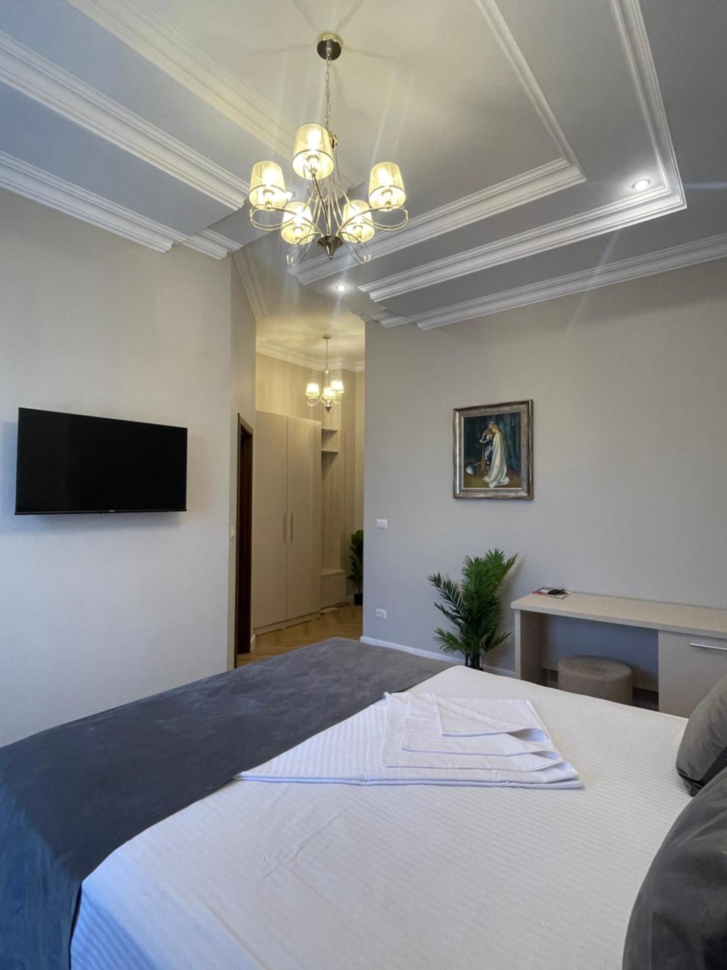 Hotel Europa Târgu Jiu Екстериор снимка